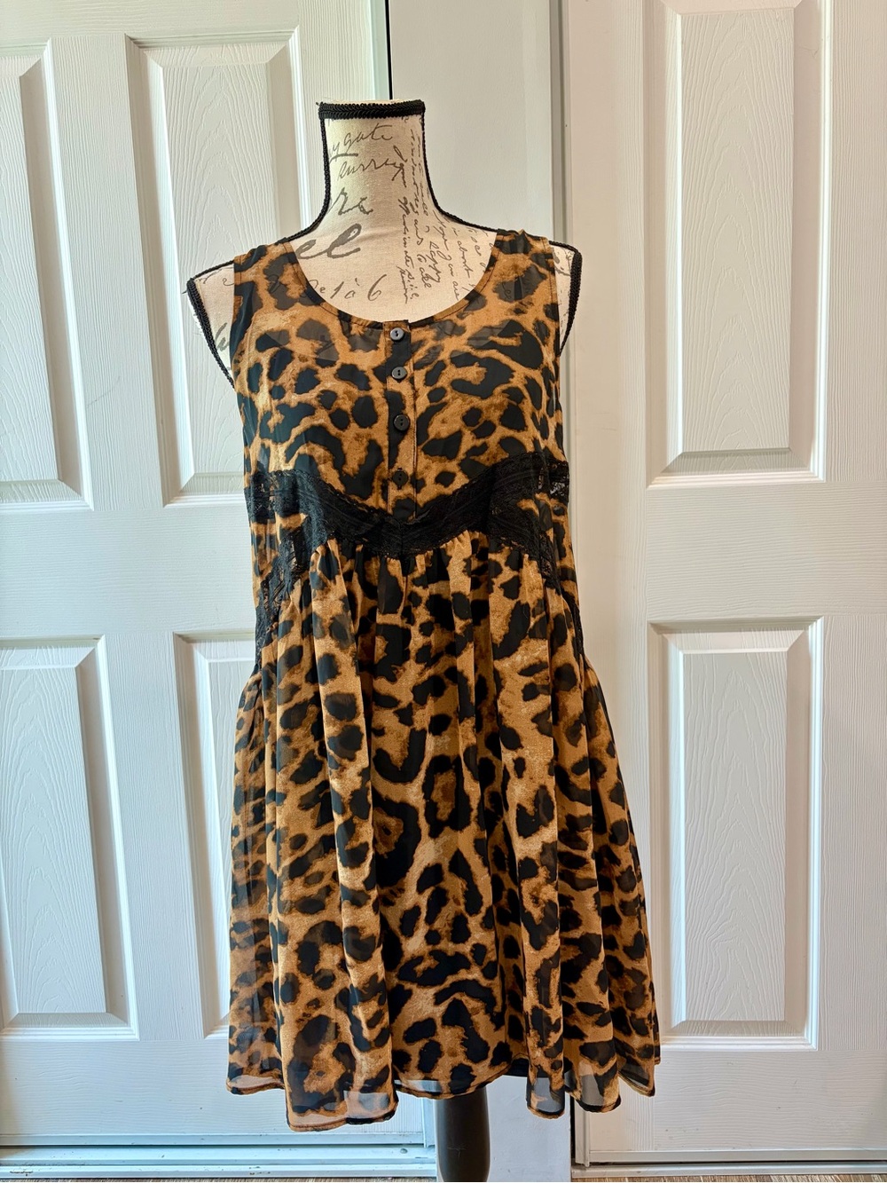 Y2K Express Babydoll Leopard Print Midi Dress in Black and Tan w/ lace trim Med